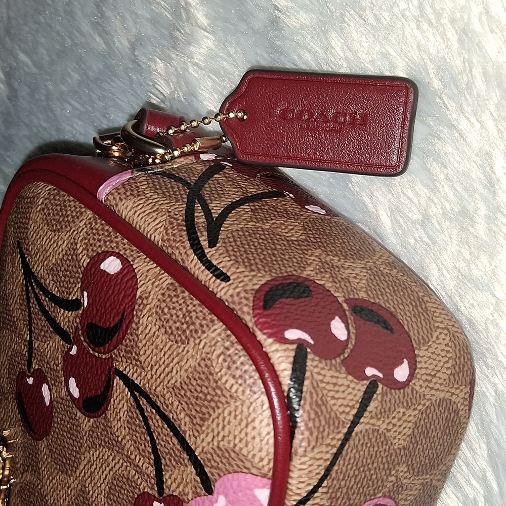 NWOT!COACH Mini Jamie Camera Bag In Signature With Cherry Print - Picture 7 of 8
